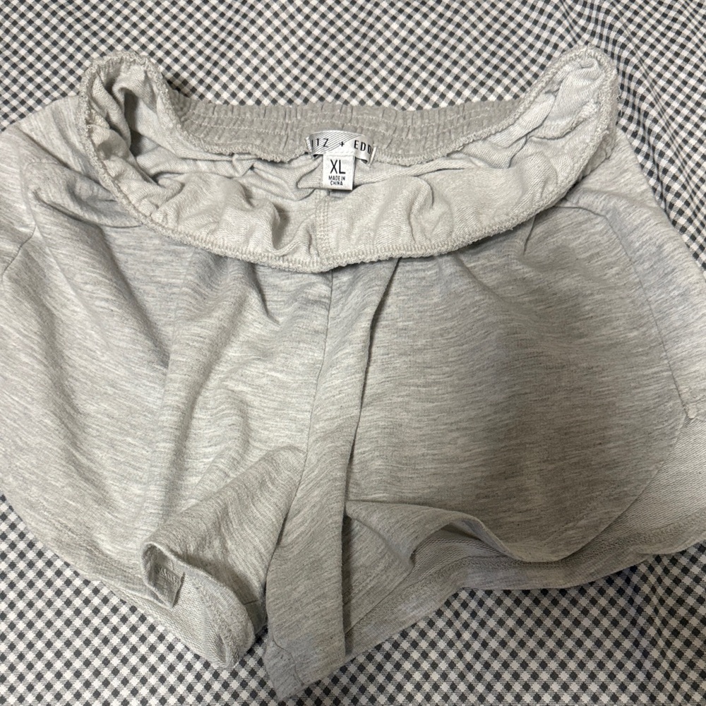 Buckle Gray Women's Shorts (FITS LIKE MEDIUM!)